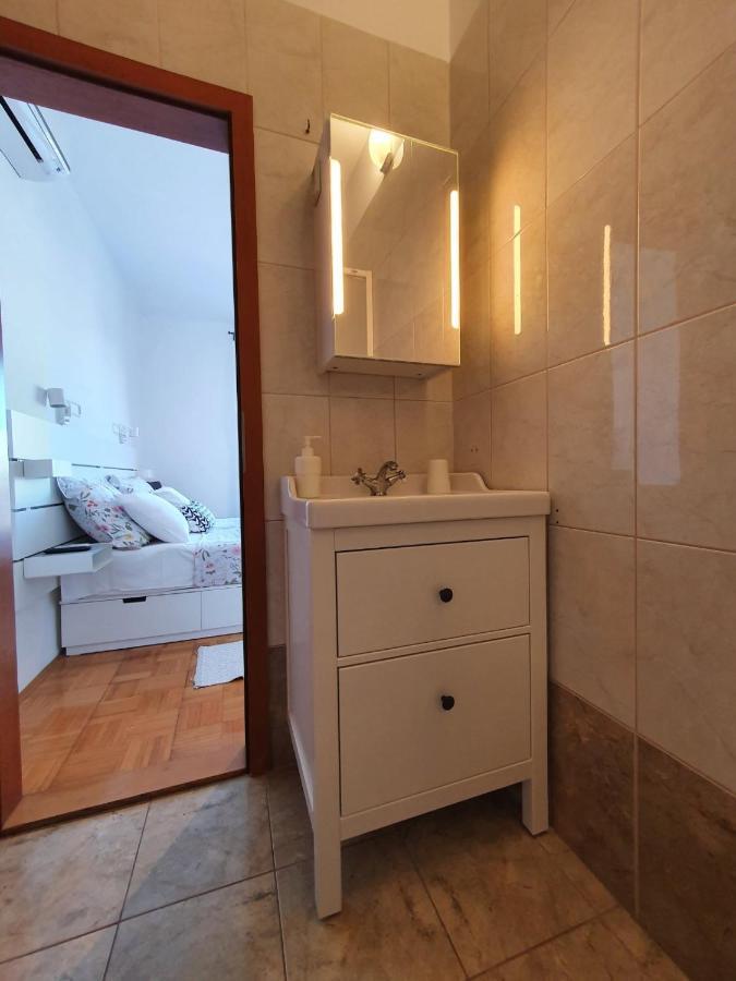 Room Novakovic بيوغْغاد نا موغو المظهر الخارجي الصورة