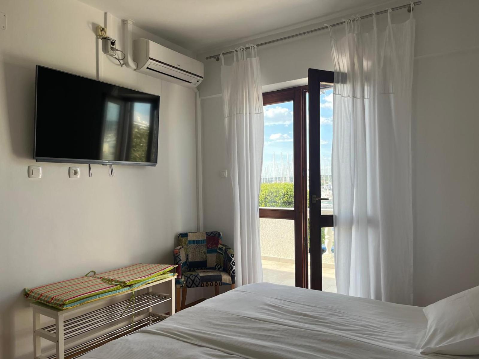 Room Novakovic بيوغْغاد نا موغو المظهر الخارجي الصورة